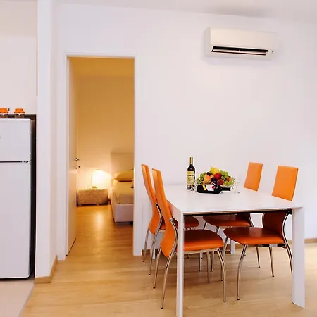 Marcela With Private Parking شقة سبليت