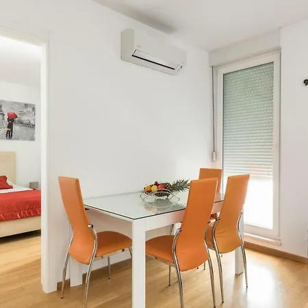 Marcela With Private Parking * سبليت