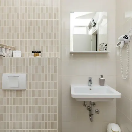 Marcela With Private Parking